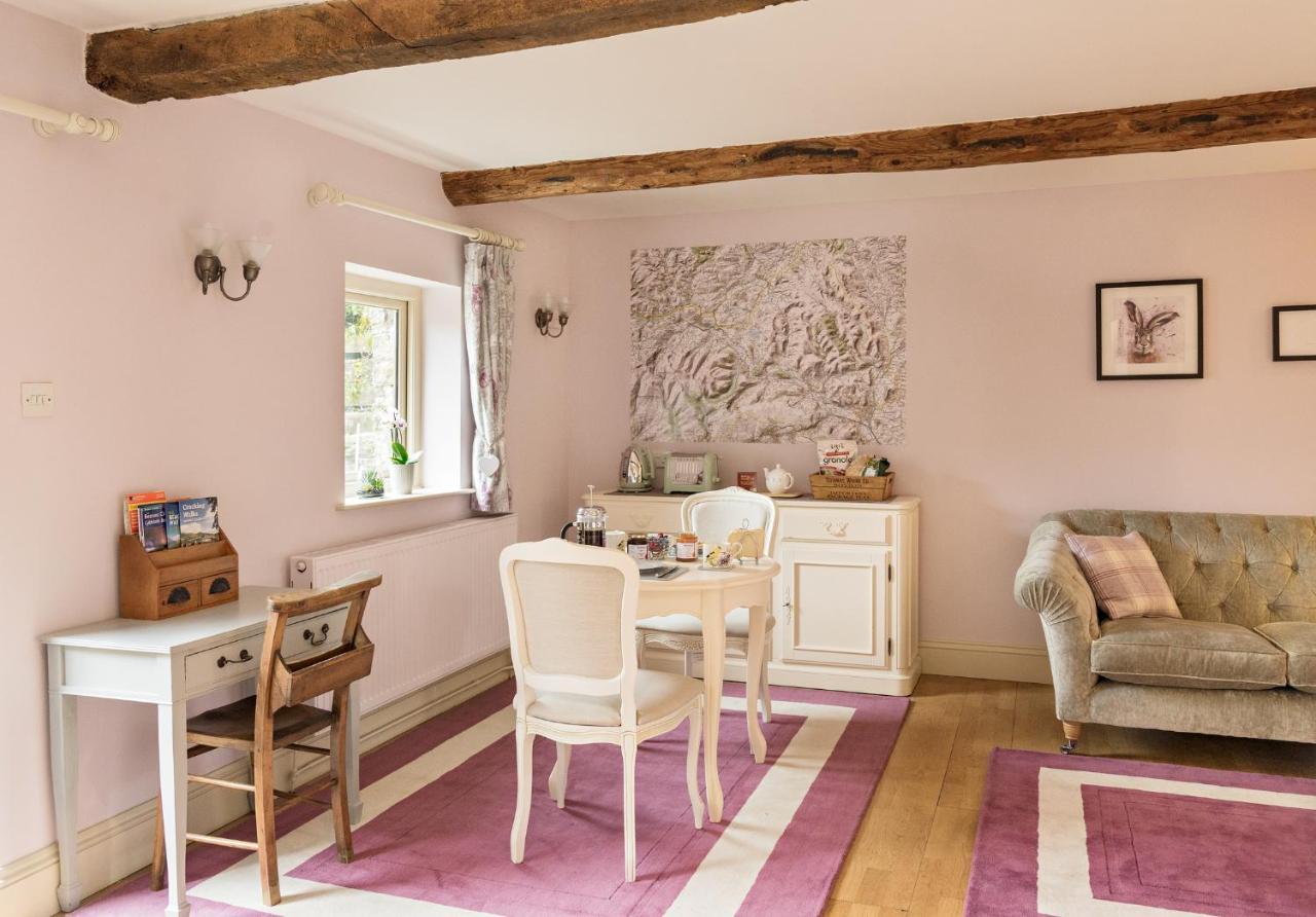 Neuadd B&B Suites Крикхауэлл Экстерьер фото