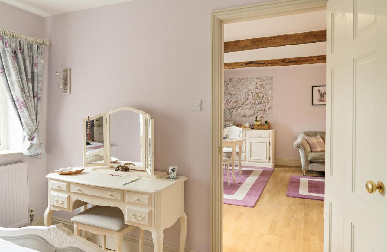 Neuadd B&B Suites Крикхауэлл Экстерьер фото