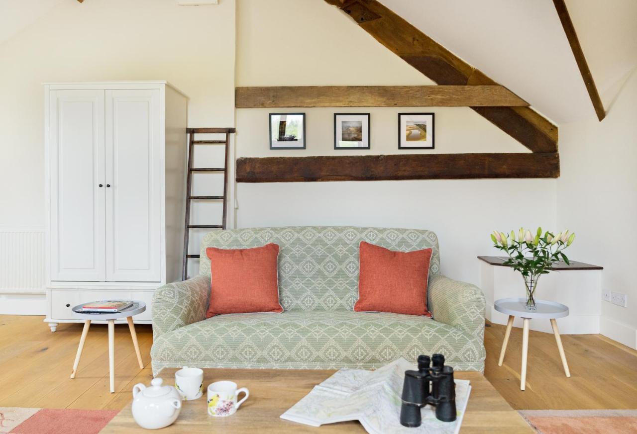 Neuadd B&B Suites Крикхауэлл Экстерьер фото