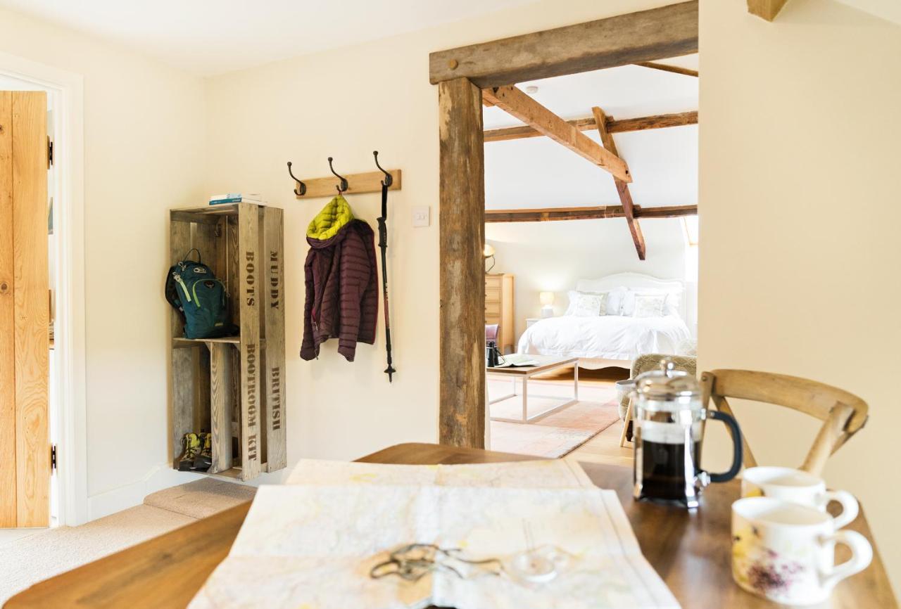 Neuadd B&B Suites Крикхауэлл Экстерьер фото